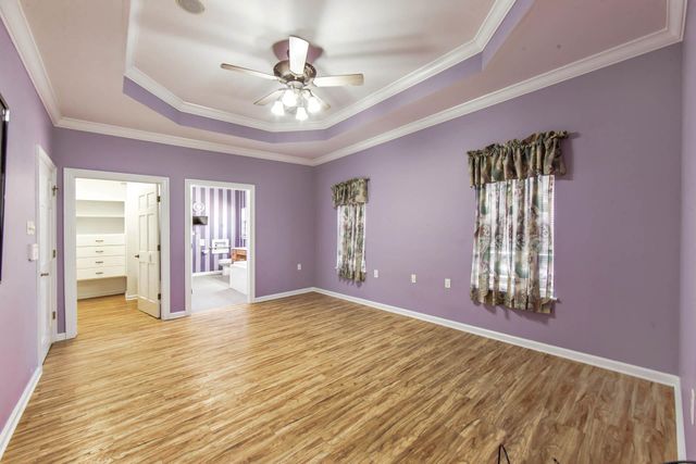 135 Chateau Dr, Lockport, LA 70374