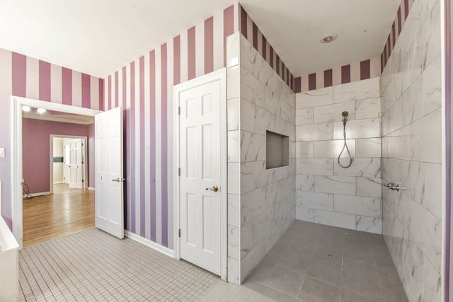 135 Chateau Dr, Lockport, LA 70374