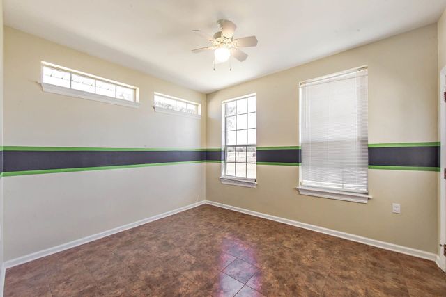 135 Chateau Dr, Lockport, LA 70374