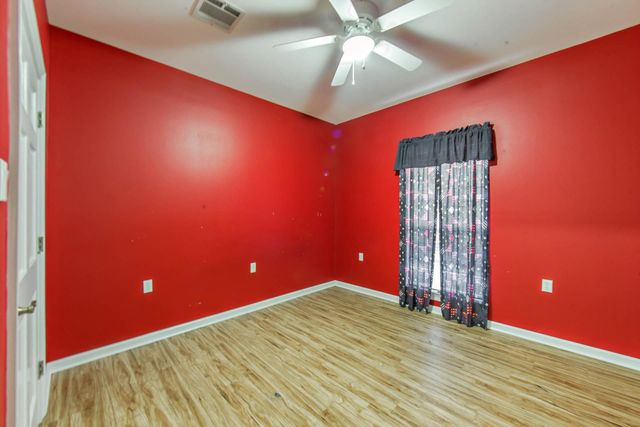 135 Chateau Dr, Lockport, LA 70374