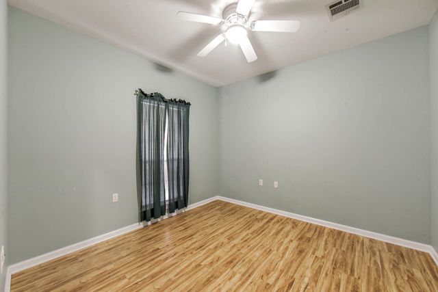 135 Chateau Dr, Lockport, LA 70374