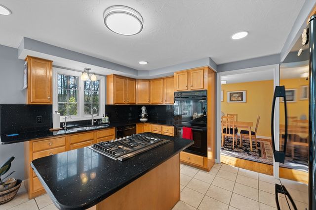 12 Thistle Hill Drive, Shrewsbury, MA 01545