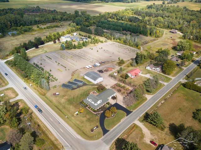 4997 S M-18 Highway, Tobacco Twp, MI 48612