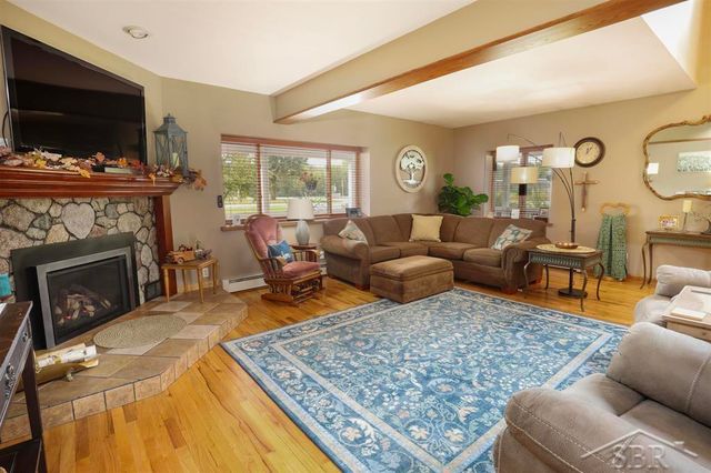 4997 S M-18 Highway, Tobacco Twp, MI 48612