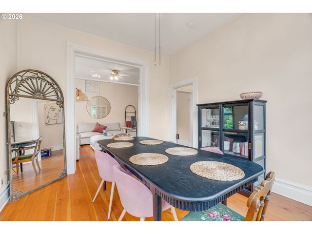 14 Sw WHITAKER St, Portland, OR 97239