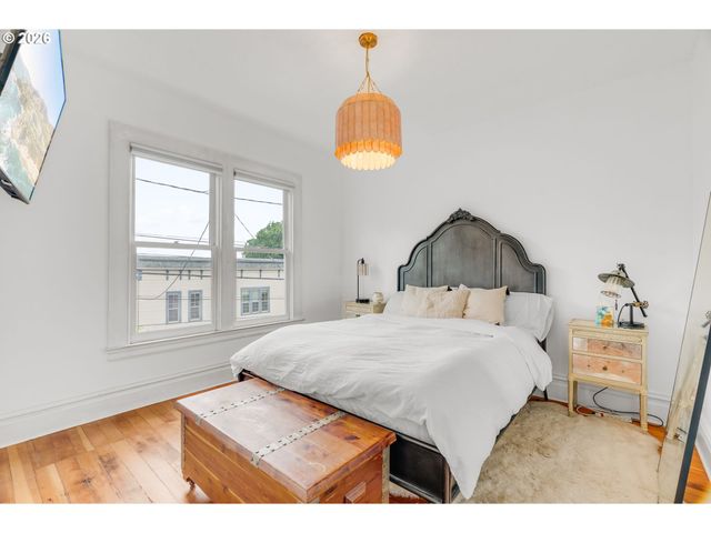 14 Sw WHITAKER St, Portland, OR 97239