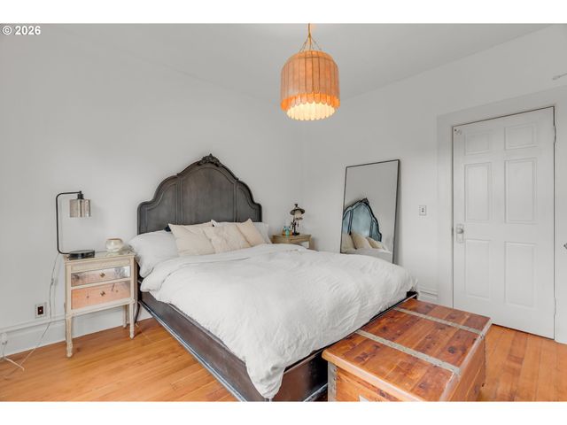 14 Sw WHITAKER St, Portland, OR 97239