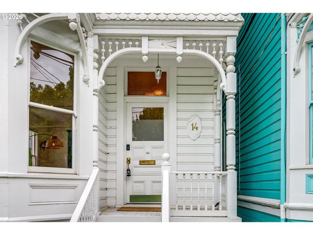 14 Sw WHITAKER St, Portland, OR 97239
