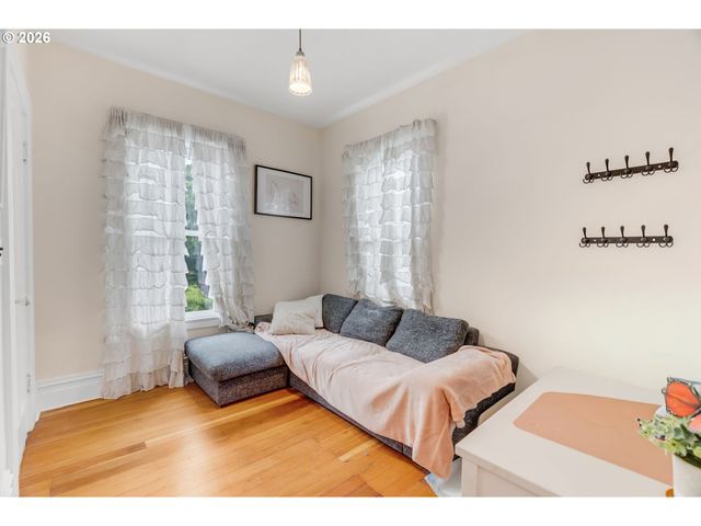 14 Sw WHITAKER St, Portland, OR 97239