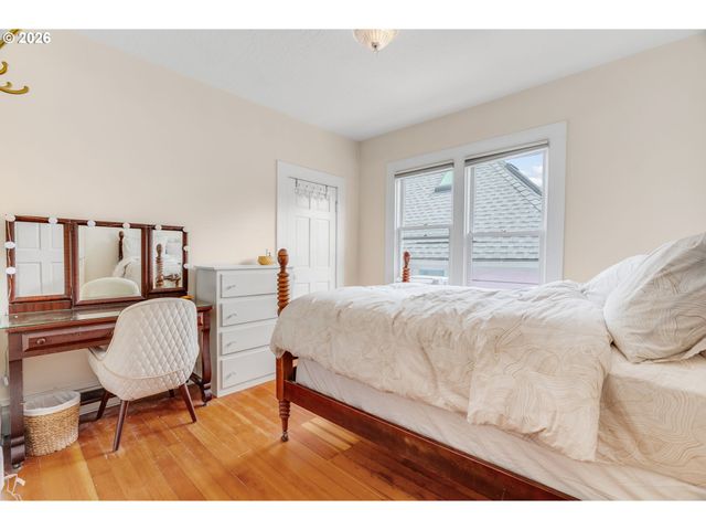 14 Sw WHITAKER St, Portland, OR 97239
