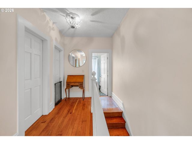 14 Sw WHITAKER St, Portland, OR 97239