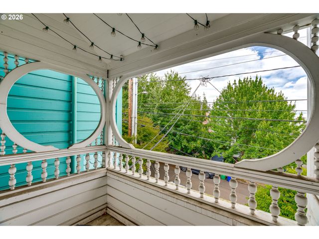 14 Sw WHITAKER St, Portland, OR 97239