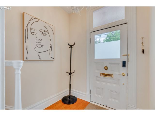 14 Sw WHITAKER St, Portland, OR 97239