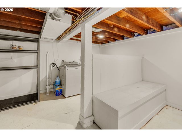 14 Sw WHITAKER St, Portland, OR 97239