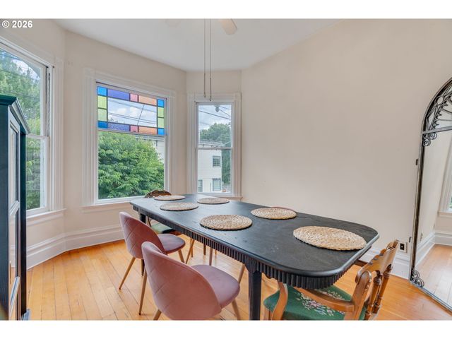 14 Sw WHITAKER St, Portland, OR 97239