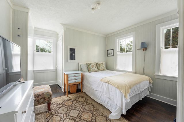 2340 Amherst Avenue, Kalamazoo, MI 49008