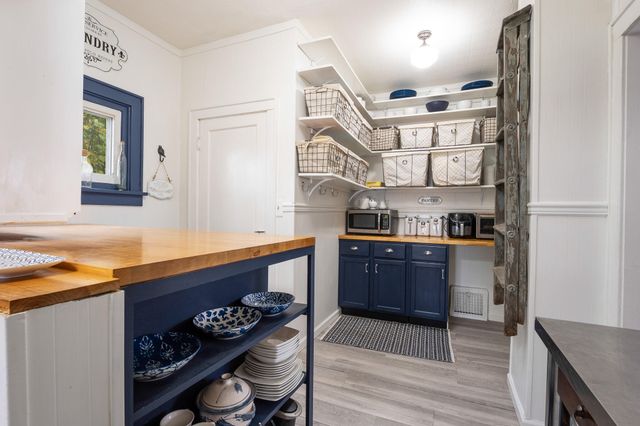 2340 Amherst Avenue, Kalamazoo, MI 49008