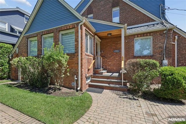 1474 Windsor Road, Teaneck, NJ 07666