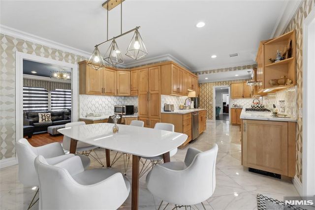 1474 Windsor Road, Teaneck, NJ 07666