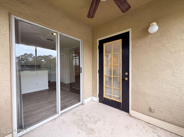 1701 THE GREENS Way 523, Jacksonville Beach, FL 32250