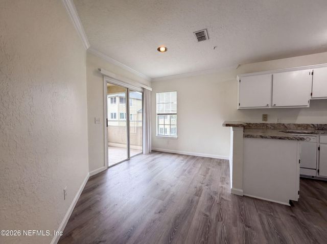 1701 THE GREENS Way 523, Jacksonville Beach, FL 32250