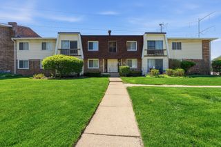 6818 Roberts Drive 3, Woodridge, IL 60517