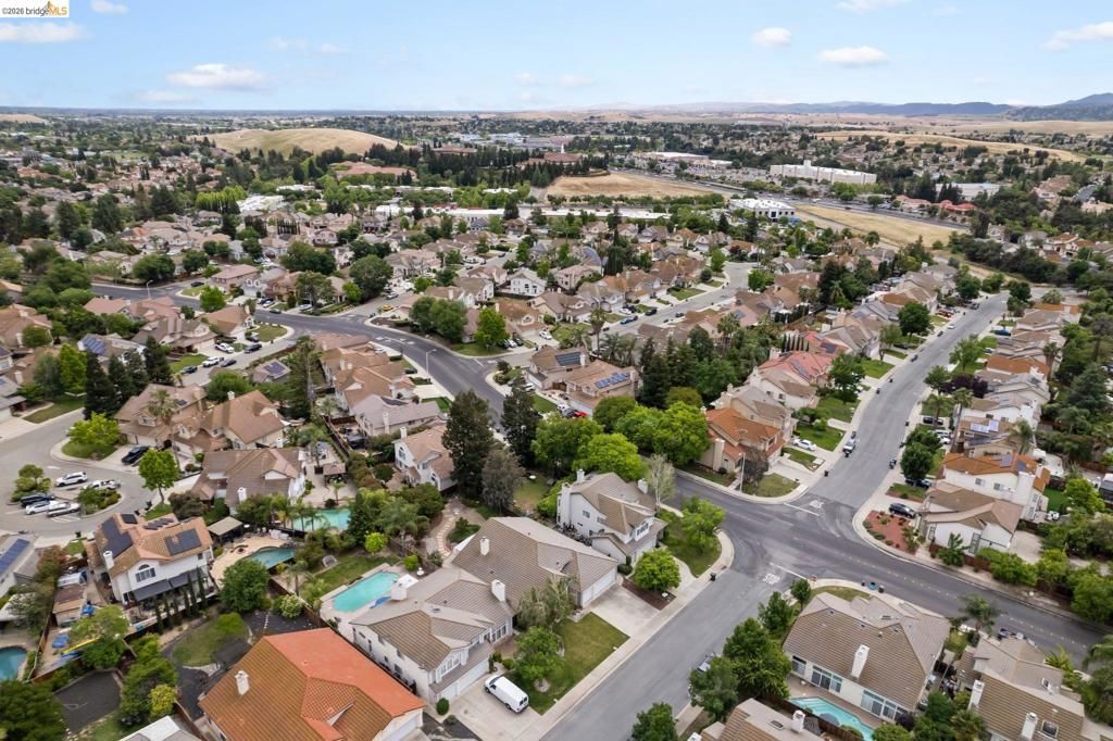 Image 11 of property listing at 2433 Mimosa Way, Antioch, CA 94509