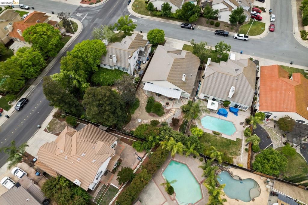 Image 12 of property listing at 2433 Mimosa Way, Antioch, CA 94509