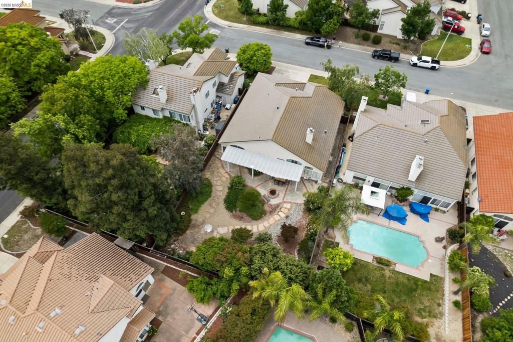 Image 13 of property listing at 2433 Mimosa Way, Antioch, CA 94509