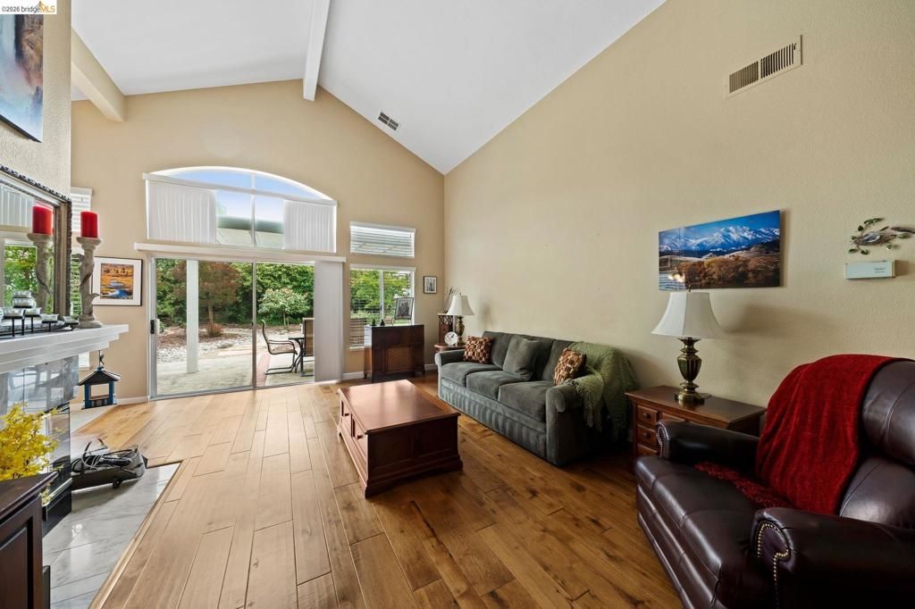 Image 18 of property listing at 2433 Mimosa Way, Antioch, CA 94509