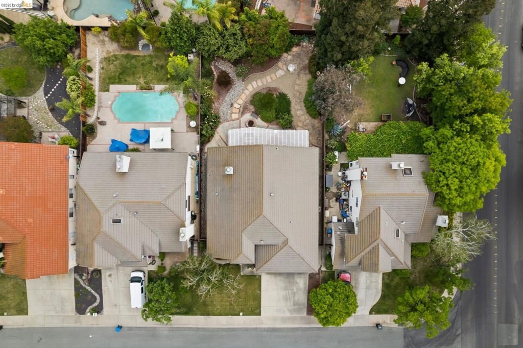 Image 4 of property listing at 2433 Mimosa Way, Antioch, CA 94509