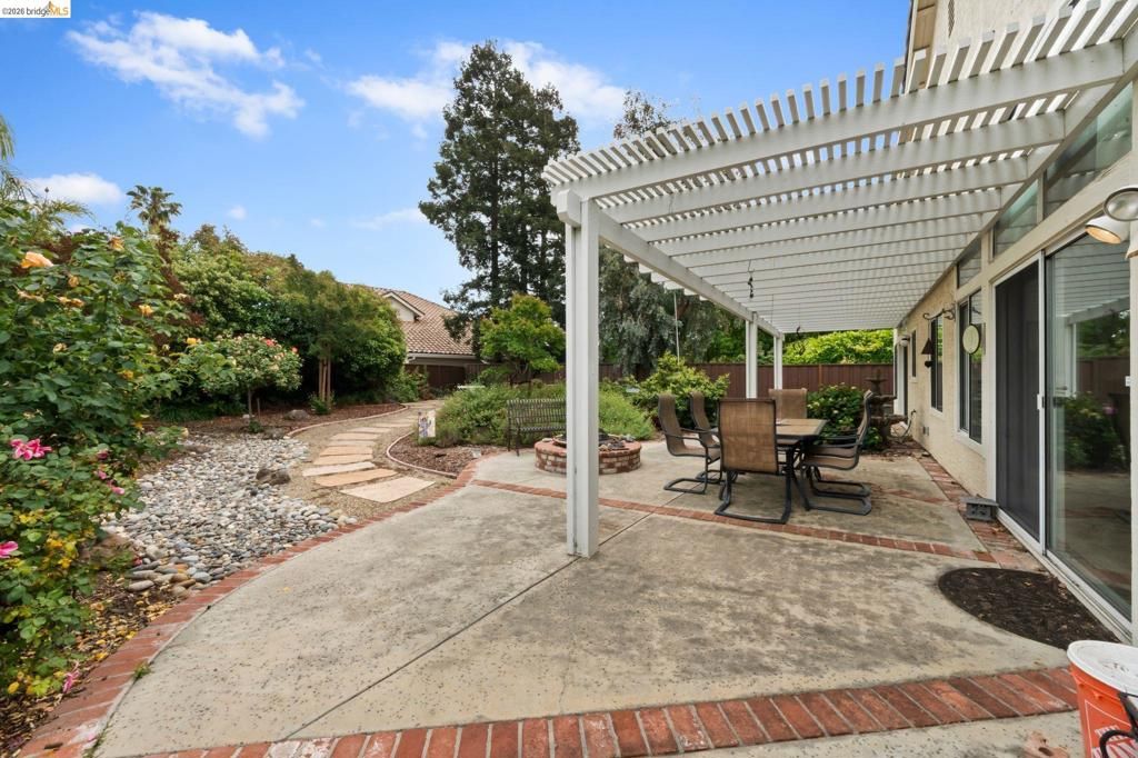 Image 52 of property listing at 2433 Mimosa Way, Antioch, CA 94509