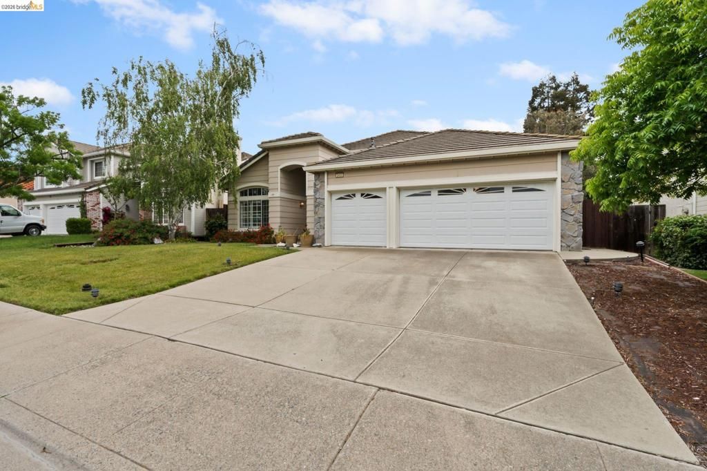 Image 61 of property listing at 2433 Mimosa Way, Antioch, CA 94509