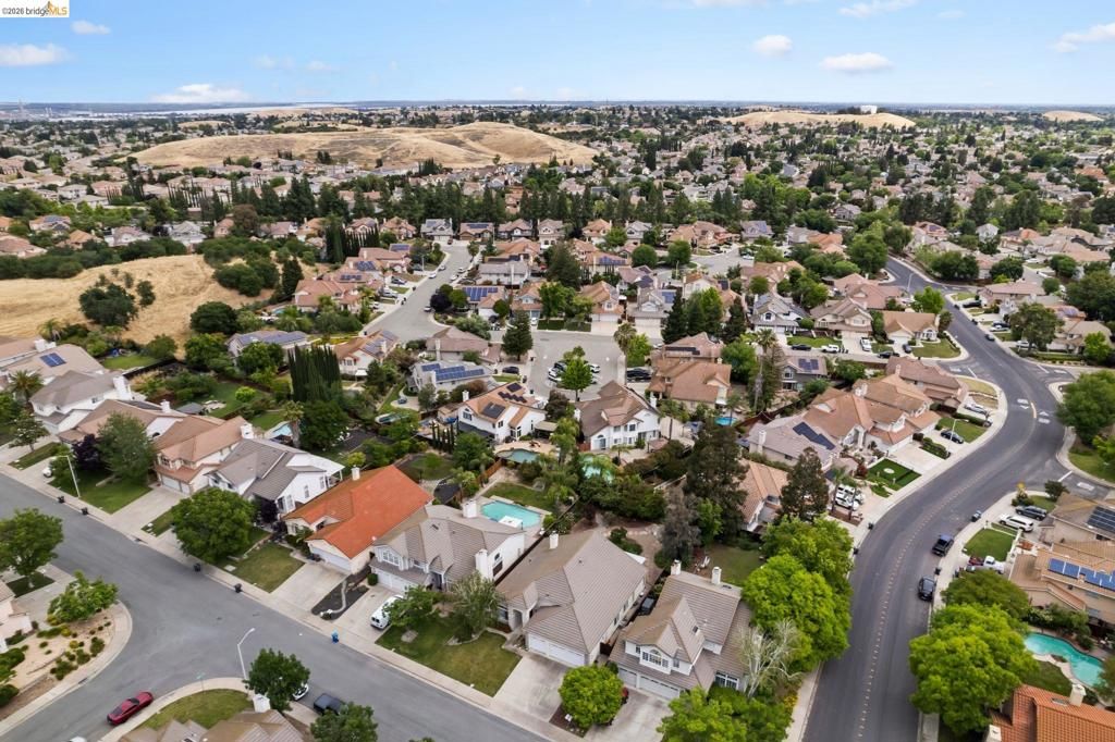 Image 7 of property listing at 2433 Mimosa Way, Antioch, CA 94509