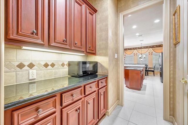 15406 Driftwood Oak Court, Houston, TX 77059