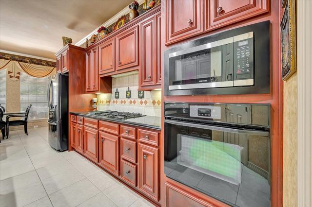 15406 Driftwood Oak Court, Houston, TX 77059