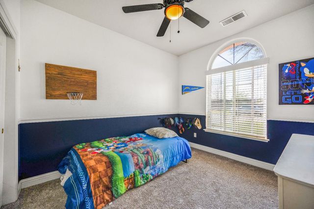 5391 E Burns Avenue, Fresno, CA 93725