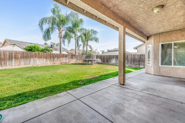 5391 E Burns Avenue, Fresno, CA 93725