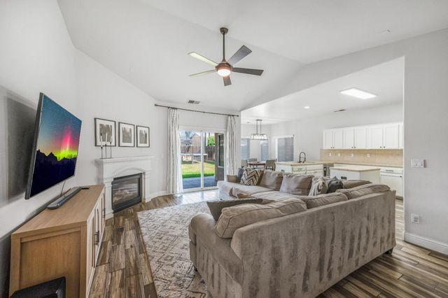 5391 E Burns Avenue, Fresno, CA 93725