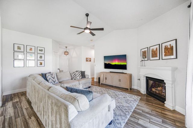 5391 E Burns Avenue, Fresno, CA 93725