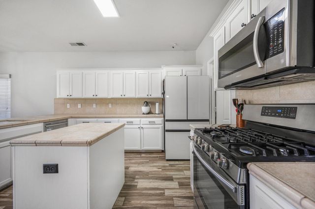 5391 E Burns Avenue, Fresno, CA 93725