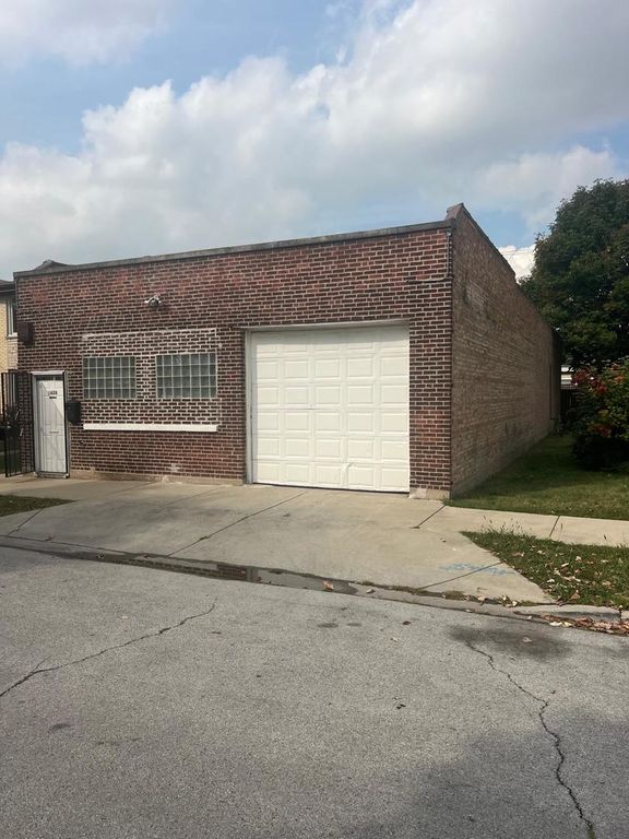 5626 W 63RD Place, Chicago, IL 60638