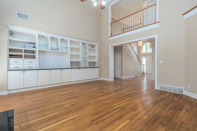 2921 CRYE CREST CV, Germantown, TN 38138