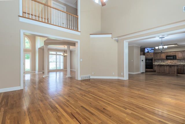 2921 CRYE CREST CV, Germantown, TN 38138