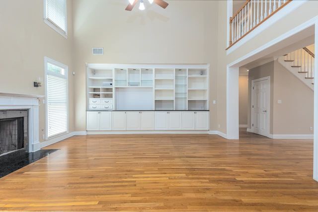 2921 CRYE CREST CV, Germantown, TN 38138