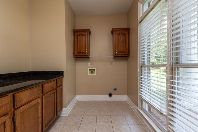 2921 CRYE CREST CV, Germantown, TN 38138