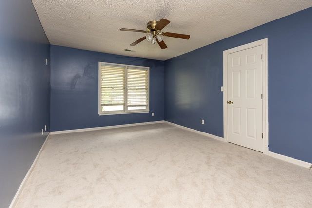 2921 CRYE CREST CV, Germantown, TN 38138