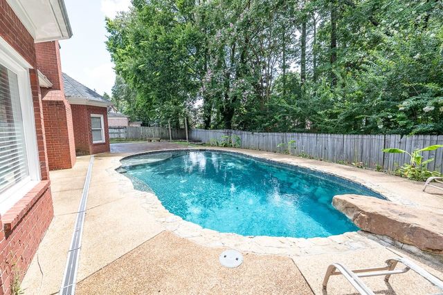 2921 CRYE CREST CV, Germantown, TN 38138