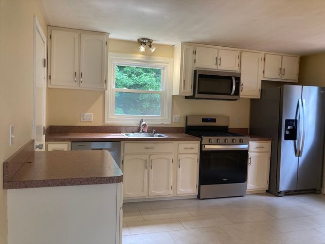6 Carol Drive 6, Franklin, MA 02038