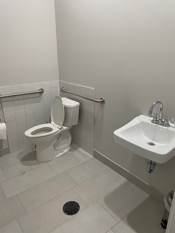 7129 W BELMONT Avenue, Chicago, IL 60634